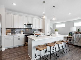 2902 Elgin Ct, River Falls, WI 54022