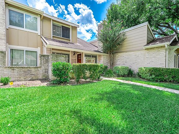 2nd image of 11643 Village Place Dr #194