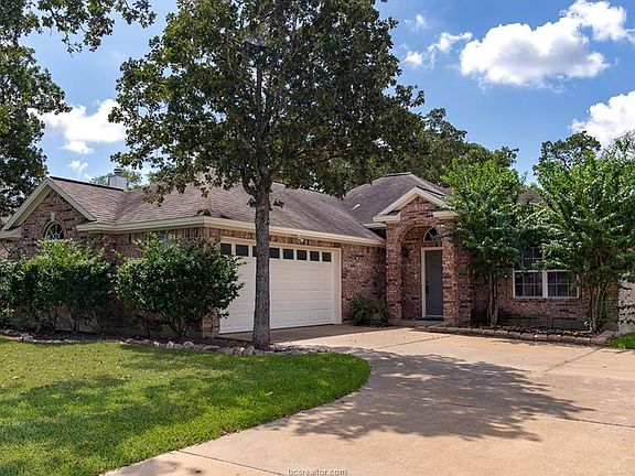 3rd image of 3110 Pleasant Forest Dr