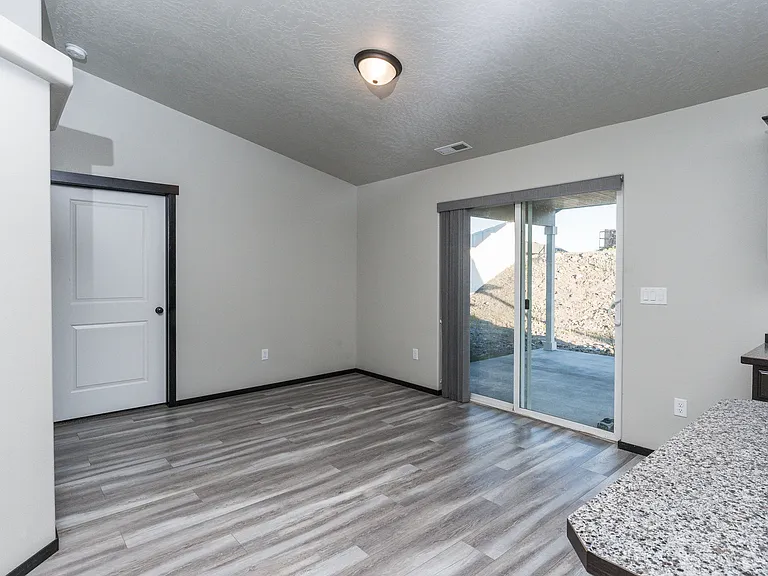 448 Cardinal Pl — Photo 5