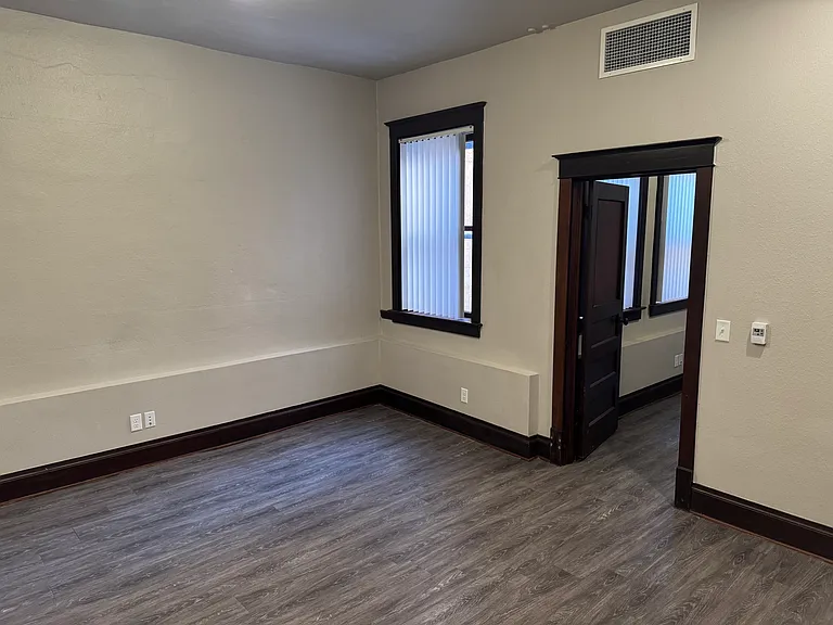 223 N Main St — Photo 7