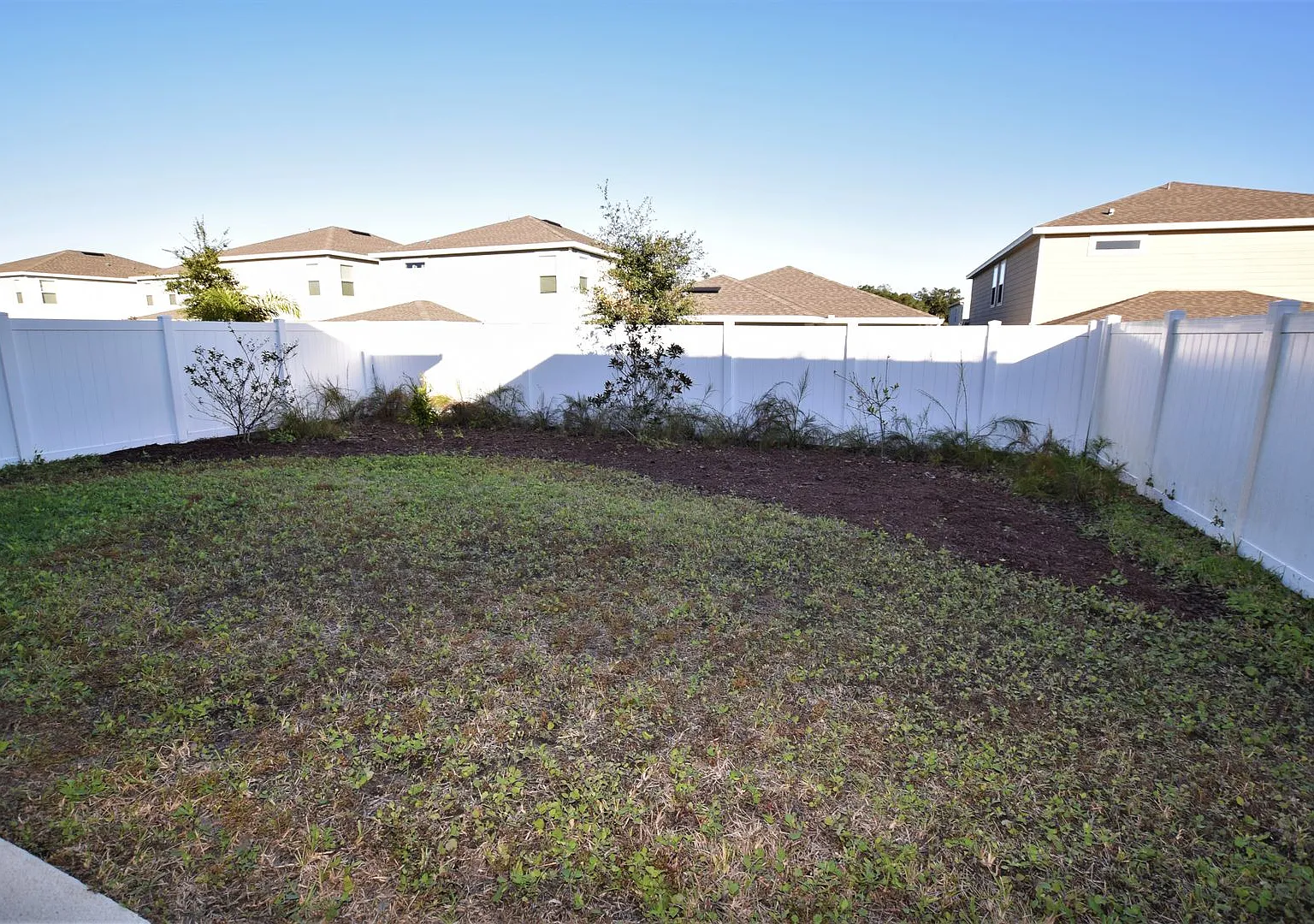 4 bedroom 2.5 baths Single Family Home For Rent at 4358 Silver Creek Street Kissimmee, FL 34744 — Photo 3