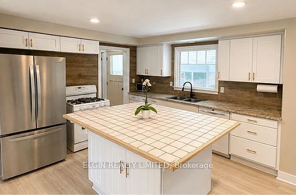 4th image of 17 Butler Dr