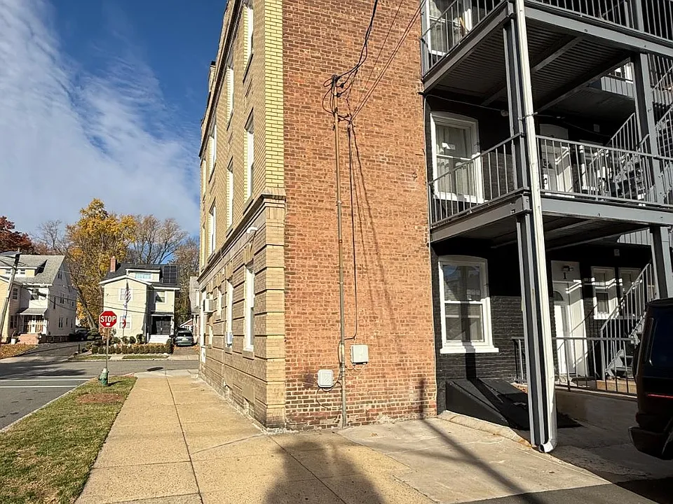 129 Maple Ave #5