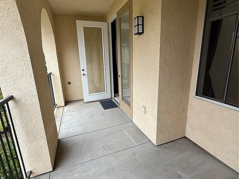 2457 Watermarke Pl #2457 — Photo 11