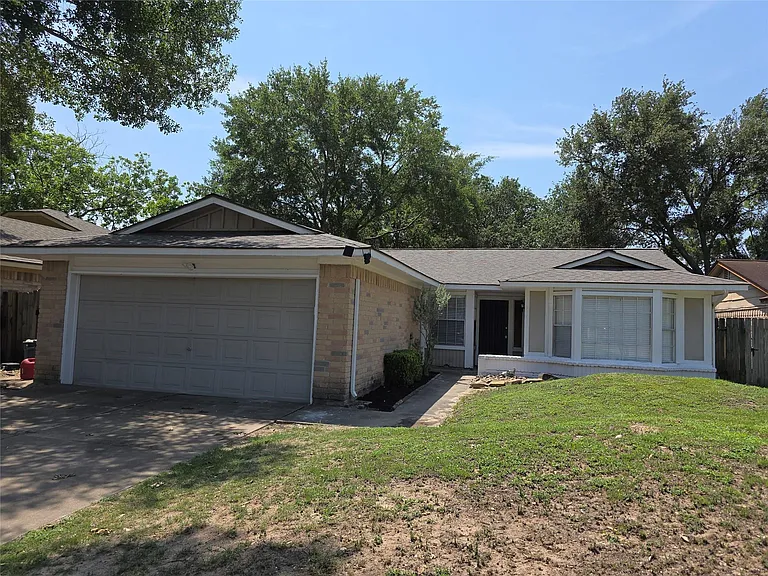 21019 Western Valley Dr — Photo 1