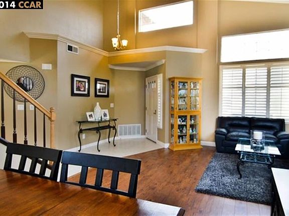 Entry foyer with high ceiling