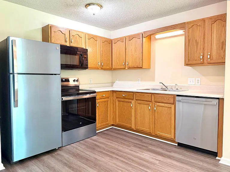 3289 Tower Dr — Photo 9