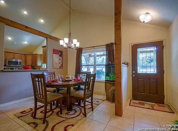 5th image of 121 Chuckwagon Dr