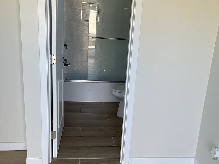 1005 Neptune Dr — Photo 12