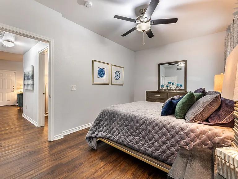 Lakebridge Apartments — Photo 8