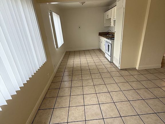 3rd image of 923 E Colden Ave APT 4