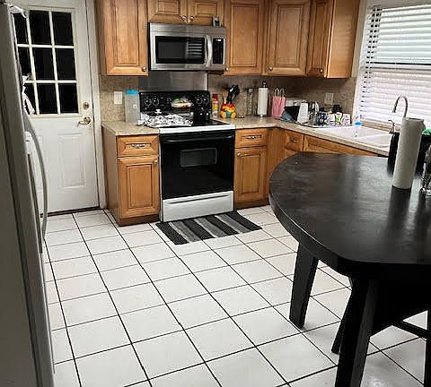 5th image of 5330 TIMBER TRACE ST