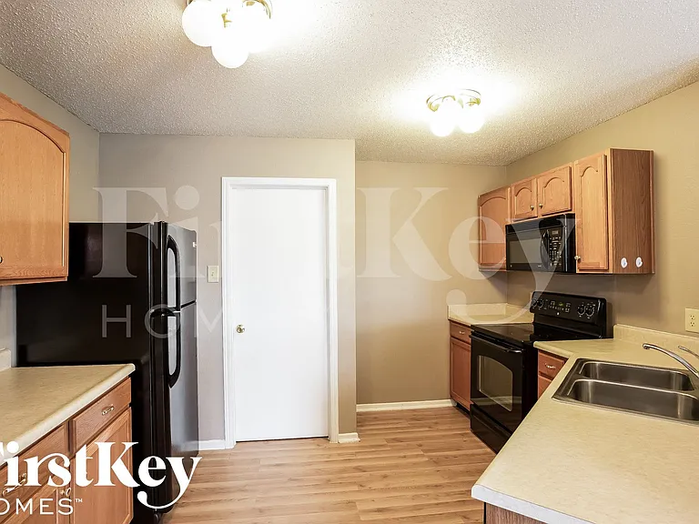 11657 Presidio Dr — Photo 4