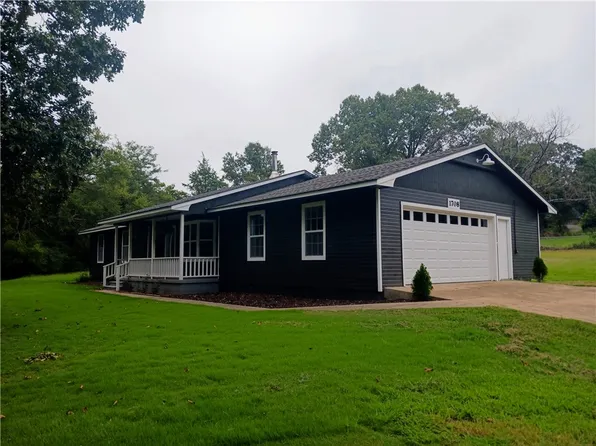 1708 Ashbriar Cir, Green Forest, AR 72638