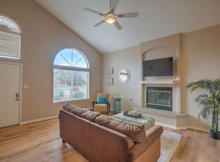 6116 Pojoaque Dr NW, Albuquerque, NM 87120