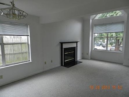 4th image of 471 Charter Oak Dr
