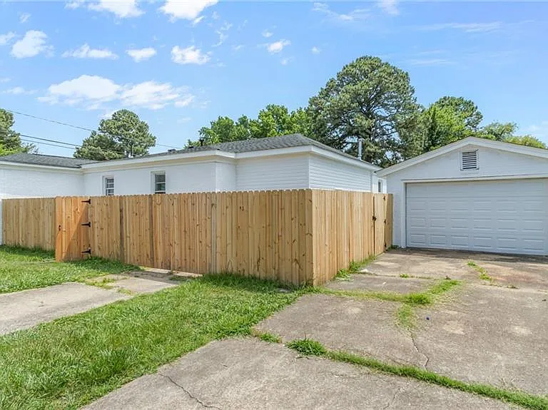 1500 Wool Ave — Photo 3