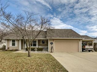 1719 Park Ln, Kearney, MO 64060