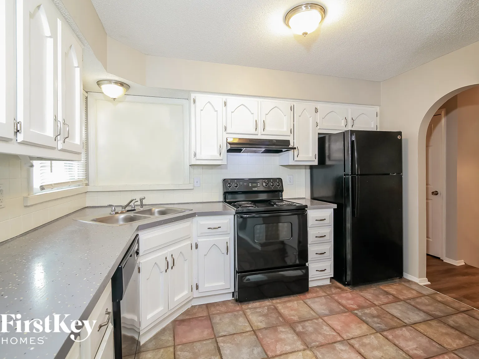 3 bed, 2.0 bath, 1226 sqft, $2,000 — Photo 4
