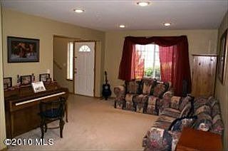 5th image of 2443 Summit Dr
