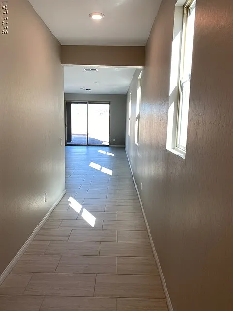 4 bed, 2.5 bath, 2107 sqft, $2,995 — Photo 3
