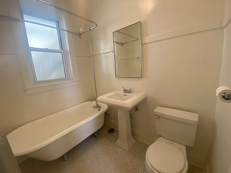 5000 Two N Winchester Ave #1940-48 — Photo 9