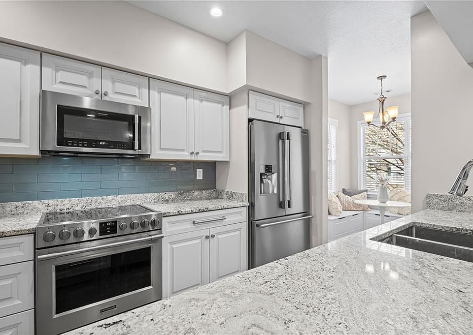 1st image of 721 Sandringham Dr #721