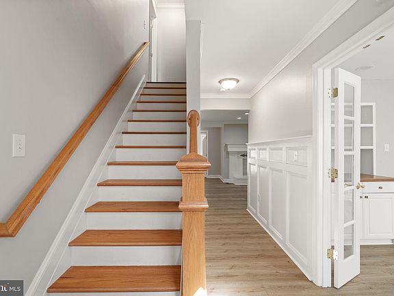 2nd image of 1208 Heatherbrook Ct
