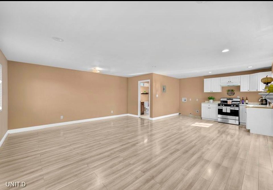 1st image of 8819 Walnut St #C