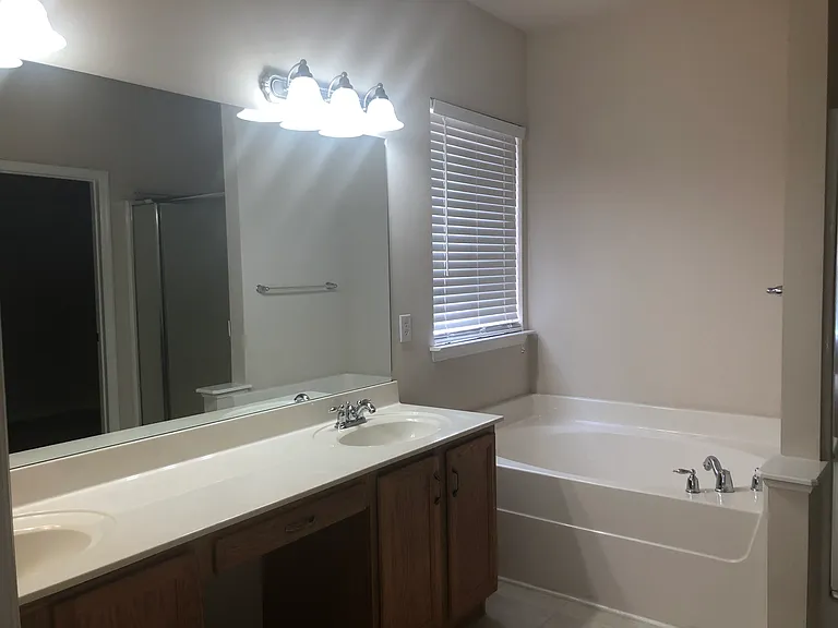 716 Arbor Springs Dr — Photo 14