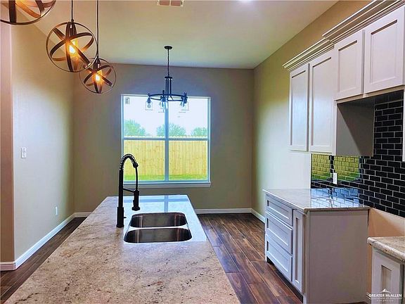 4th image of 2710 E Bella Vista Ave