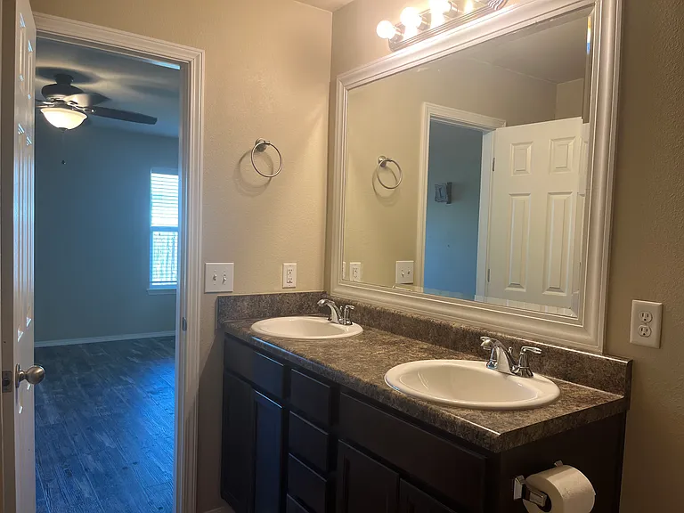 14708 S Hickory Cir — Photo 9