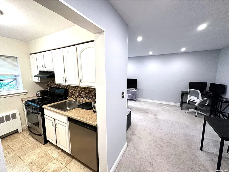 221 Middle Neck Road, Unit I5