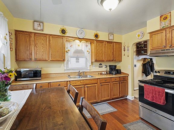 5th image of 4136 Leith St