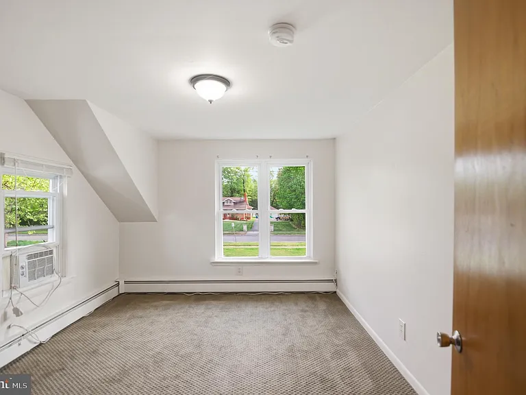 1130 E Park Ave #B — Photo 11