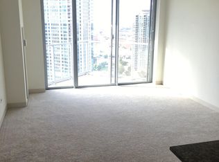 400 N Clinton St APT 201, Chicago, IL 60654