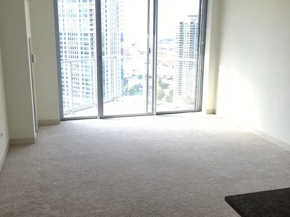 400 N Clinton St, Chicago, IL 60654