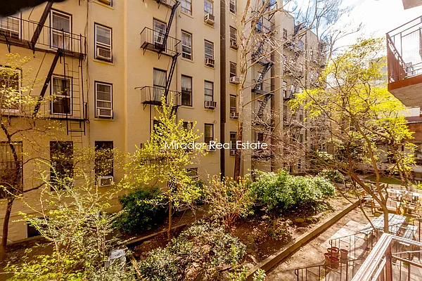 Rented by Mirador Real Estate | media 10