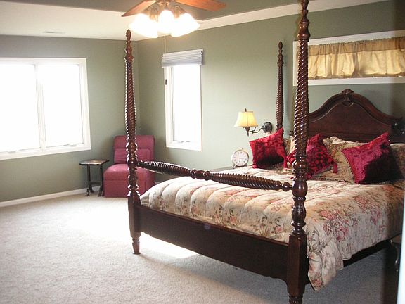 Large Master Suite With Huge Walk in Closet