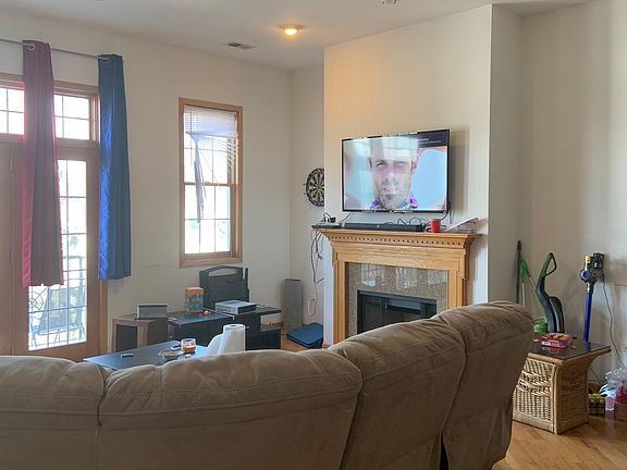 5th image of 2533 N Southport Ave #3W