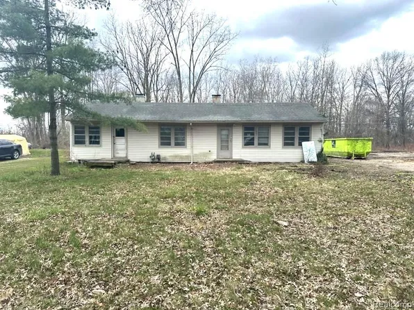 20130 Sherwood Rd, Belleville, MI 48111
