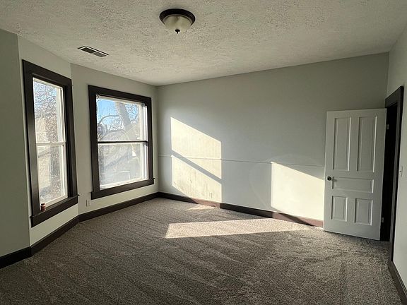 5th image of 1608 Woodlawn Ave