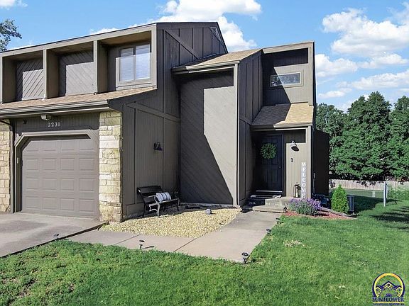 2nd image of 2231 SW Brandywine Ln