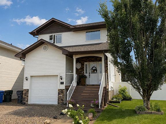 2nd image of 230 NE Somerset Way SE