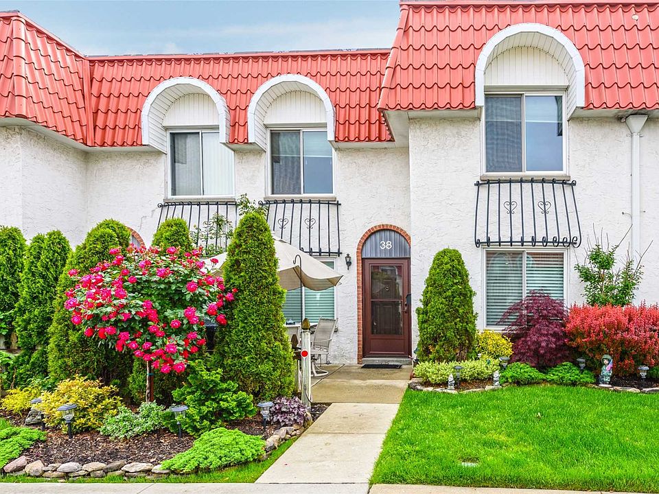 1st image of 38 Alhambra Dr