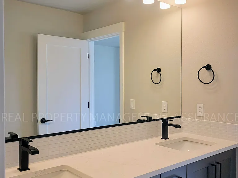 7365 SE Benedict St — Photo 44