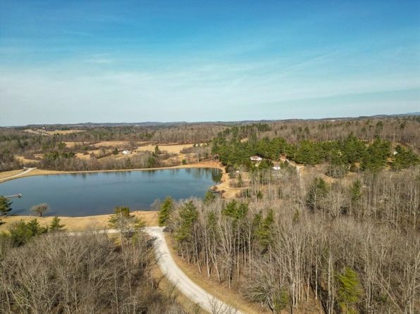 Spring Lake Dr SE, Copper Hill, VA 24079