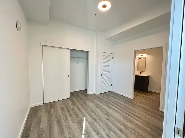 725 W Pratt St. — Photo 63
