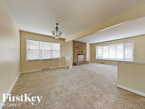 3rd image of 334 E 171st Pl